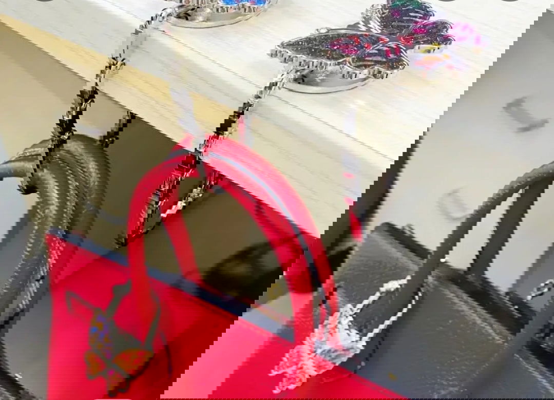 Accroche sac à main pour table - Les tresors de PAQ